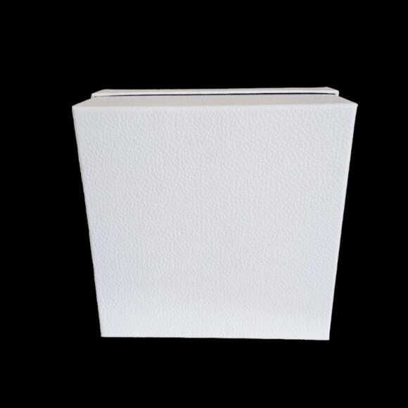 Empty AUTHENIC Dior White Pebbled box w/Black Lettering - Picture 4 of 5